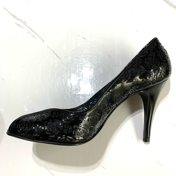 BCBGirls Black Patent Cut Out Peep Toe Heels Size 8 - Picture 3 of 11